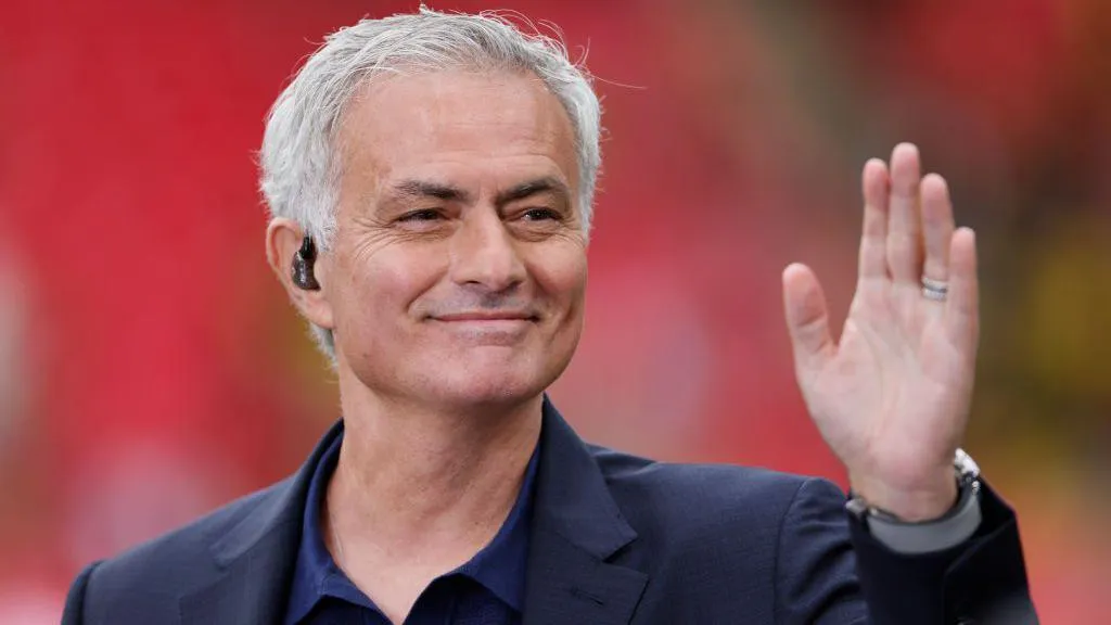 Who would say no to this Portuguese giant? - Mourinho arrives for talks